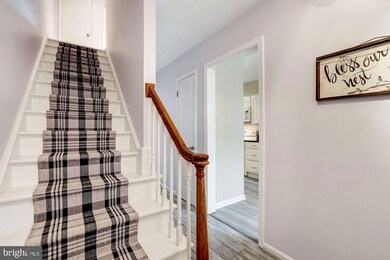 8329 Kingsgate Rd unit 523, Springfield, VA 22152 - photo 2