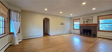 409 E 10th St, Elmira, NY 14903 - photo 2