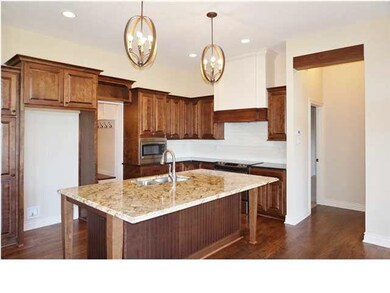 This Well Designed Kitchen has an abundance of Cab