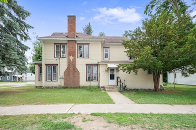 405-W5thSt-Evart-9