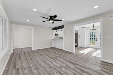 2025 SE 35th St, Topeka, KS 66605 - photo 7