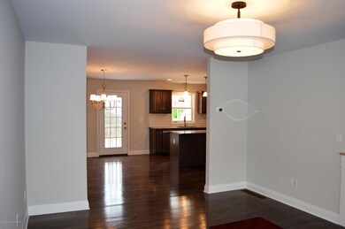 701 E Swinick Dr, Dunmore, PA 18512 - photo 6