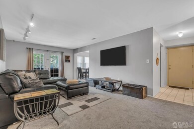 203 Newport Ct unit 2C, Fords, NJ 08863 - photo 4