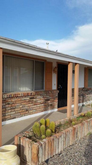 Draper front close up