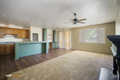 12610 Knights Bridge Place, Bakersfield, CA 93312 - photo 7