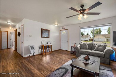 06-Living Room