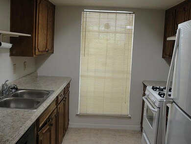 7114 Sawmill Trail, Houston, TX 77040 - photo 6