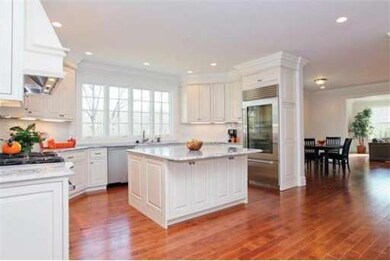 134 Vine St, Chestnut Hill, MA 02467 - photo 4