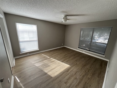 5750 Phoenix Dr unit 24, Dallas, TX 75231 - photo 3