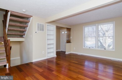 19037 Partridge Wood Dr, Germantown, MD 20874 - photo 4