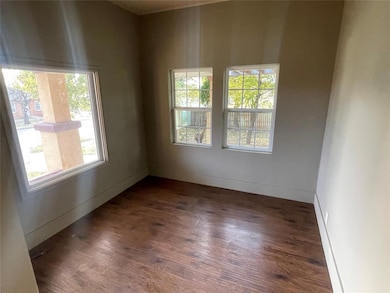 220 N 8th St, Clinton, OK 73601 - photo 4