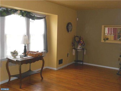 31 Peaceful Dr, Morrisville, PA 19067 - photo 4