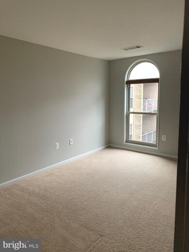 15 Canterbury Square unit 304, Alexandria, VA 22304 - photo 6