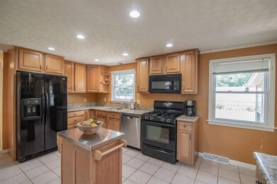 6 Rancourt St, Nashua, NH 03064 - photo 2