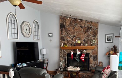 126 Ensenada Ct, Carpentersville, IL 60110 - photo 4