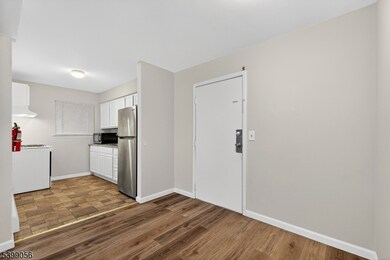401 US Highway 22 unit D, North Plainfield, NJ 07060 - photo 3