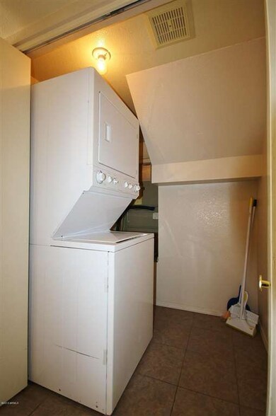 Laundry - Washer & Dryer Included!