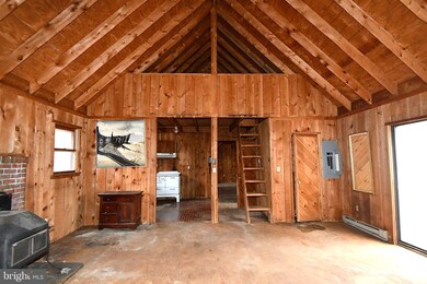 827 Cherry Ln, Berkeley Springs, WV 25411 - photo 6