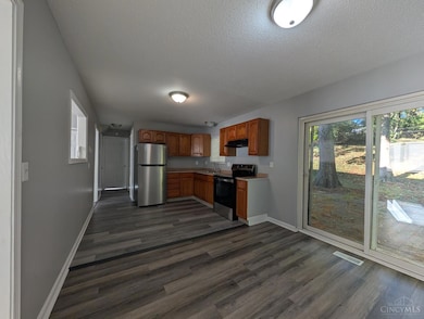 3427 Bighorn Ct, Cincinnati, OH 45211 - photo 4