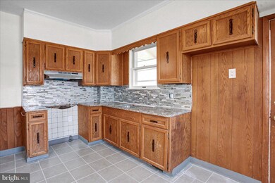 2443 Filbert Ave, Reading, PA 19606 - photo 2