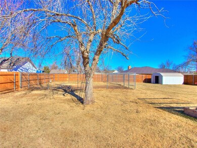 609 N Centennial Way, Mustang, OK 73064 - photo 3