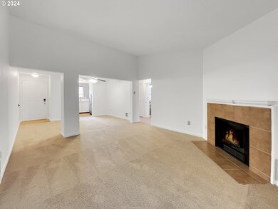 5160 SW 180th Ave unit 14, Beaverton, OR 97007 - photo 3