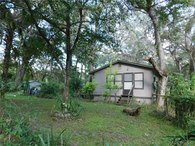 Cute home, 2 encl. porches