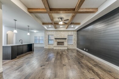 313 Falcon Ct, Springtown, TX 76082 - photo 4