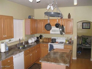 Amber Ct-Kitchen