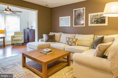 10002 Oakton Terrace Rd unit 10002, Oakton, VA 22124 - photo 4