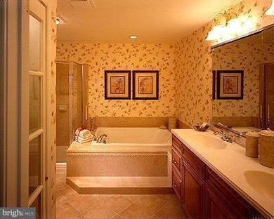 23027 Weybridge Square, Broadlands, VA 20148 - photo 7