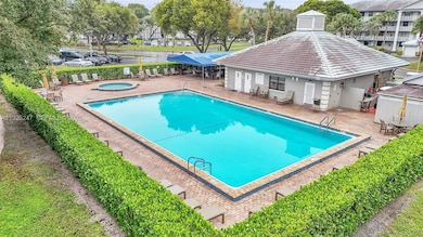 1703 Whitehall Dr unit 301, Davie, FL 33324 - photo 4