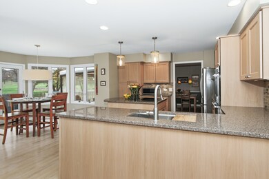 933 Doral Dr, Bartlett, IL 60103 - photo 7