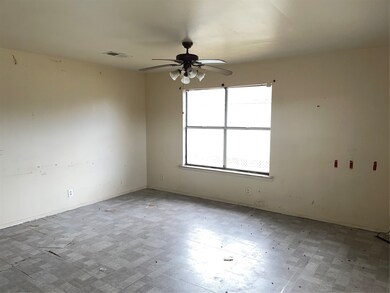 10646 Strickland St, Houston, TX 77093 - photo 4