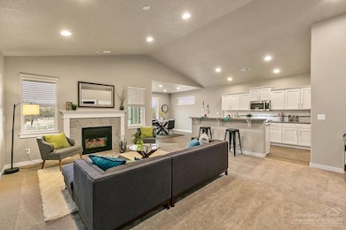 1017 NW 26th Way, Redmond, OR 97756 - photo 2