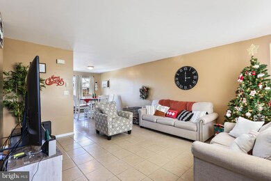 703 S Armour St, Allentown, PA 18103 - photo 3