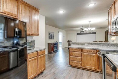 101 Olive St, Cleburne, TX 76031 - photo 7