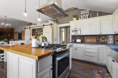 2664 Old Military Rd, Central Point, OR 97502 - photo 6