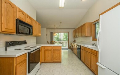 3005 Deep Woods Ct, Des Moines, IA 50320 - photo 7