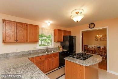 10808 Seven Oaks Ct, Spotsylvania, VA 22553 - photo 4