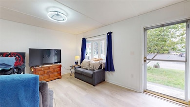 79 Rivulet St, Woonsocket, RI 02895 - photo 5