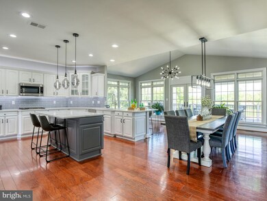 16596 Goldencrest Cir, Purcellville, VA 20132 - photo 5