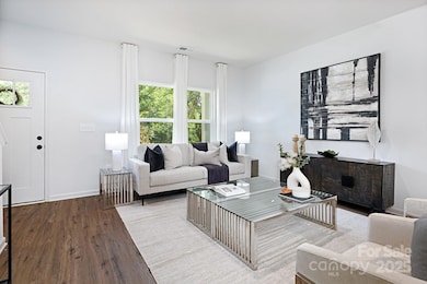 1835 Shannonhouse Dr, Charlotte, NC 28215 - photo 4