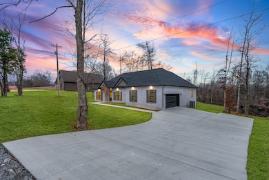 950 Palmyra Rd, Clarksville, TN 37040 - photo 5