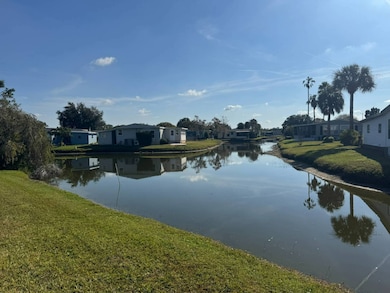 95 Country Club Dr, Plant City, FL 33565 - photo 5