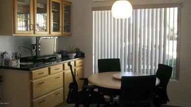 kitchen eating area