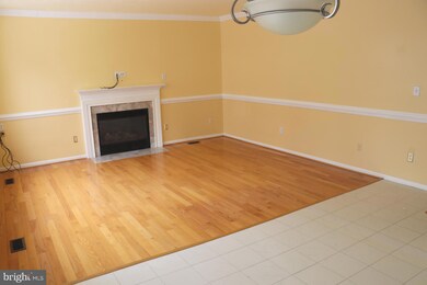 11200 Little Fox Ln, Germantown, MD 20876 - photo 4