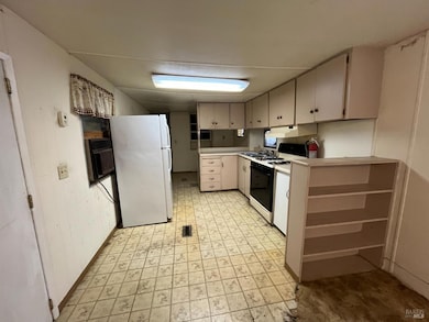 425 Olive St, Vallejo, CA 94589 - photo 4