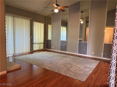 2438 San Lucas Cir, Las Vegas, NV 89121 - photo 7