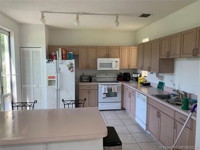 15302 SW 51st Manor, Davie, FL 33331 - photo 6
